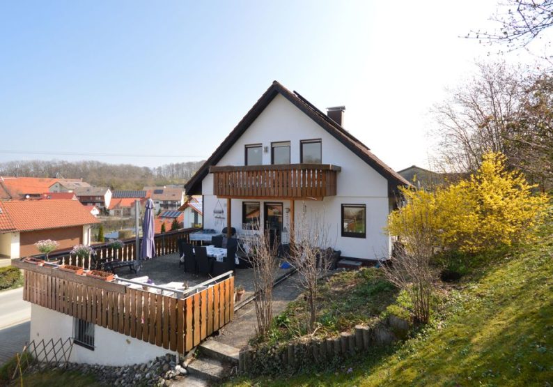 Hausansicht-Garten
