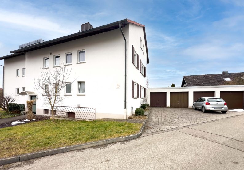 Hausansicht-Garagen